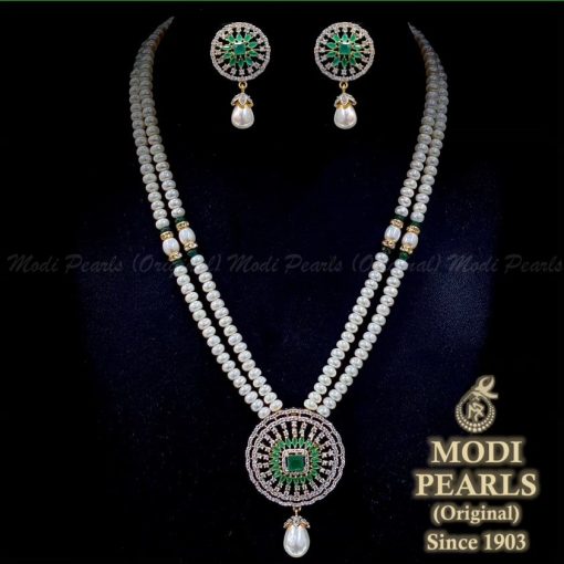 buy beautiful emerald pendant set online