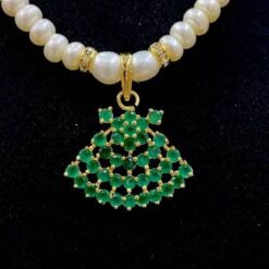 beautiful emerald pendant