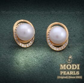 Stylish Pearl Earrings Image