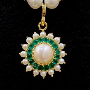 buy one row pendant set (emerald)