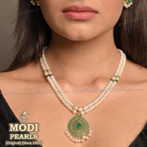 Gracious Two Layer Emerald Pearl Set