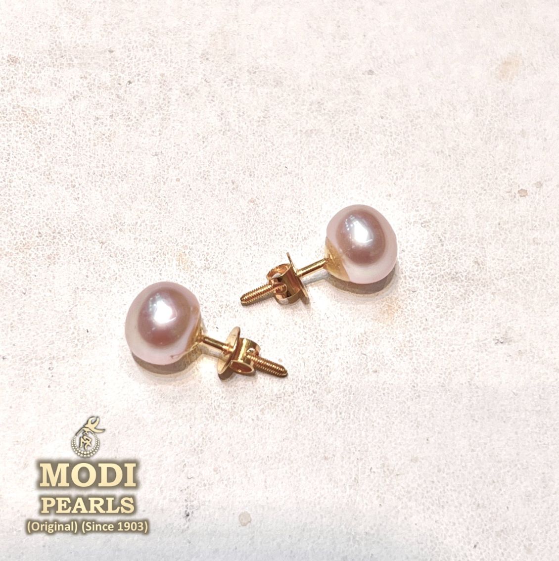 Elegant Daisy Pearl Stud Earrings