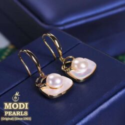 Beautiful Oyster Pearl Hangings (Golden)