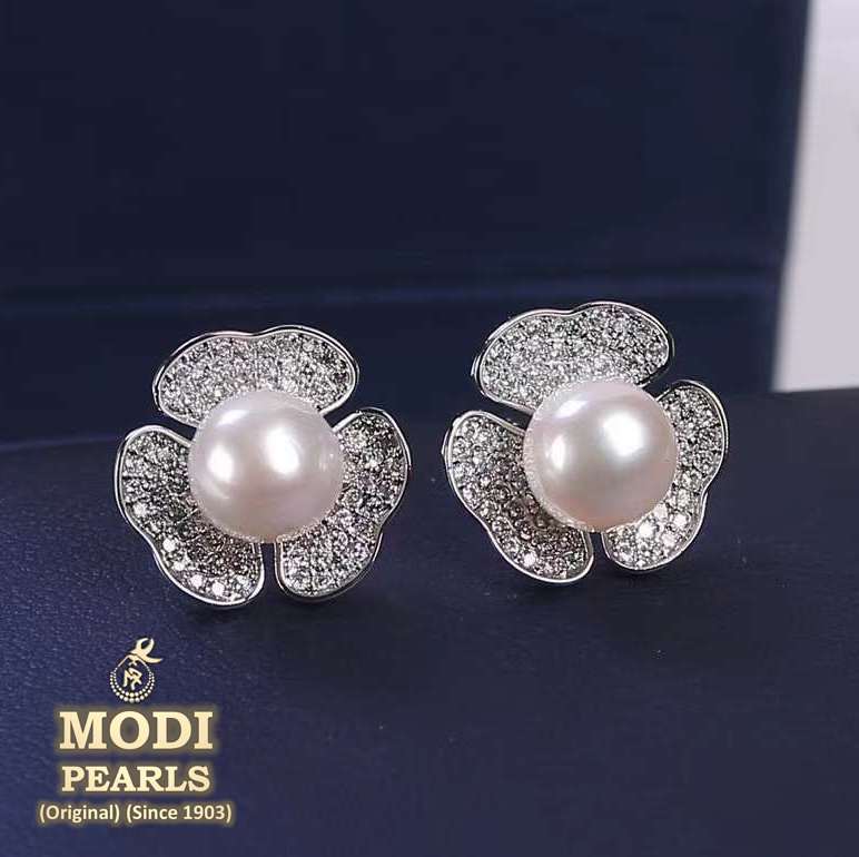 Little Hearts Kids' Gemstone Earrings | With White Pearls | CaratLane